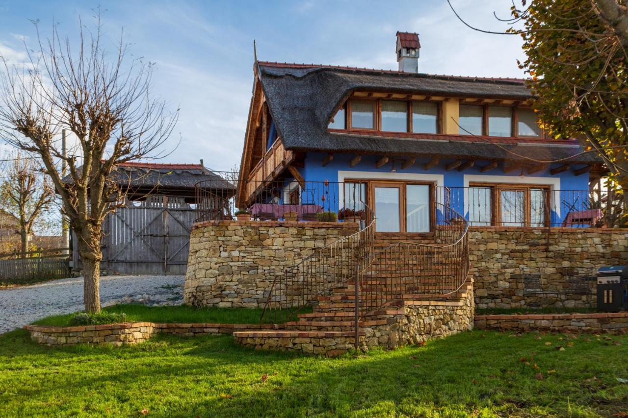 Casele Cu Stuf B&B Haus Ulrike Salicea ภายนอก รูปภาพ